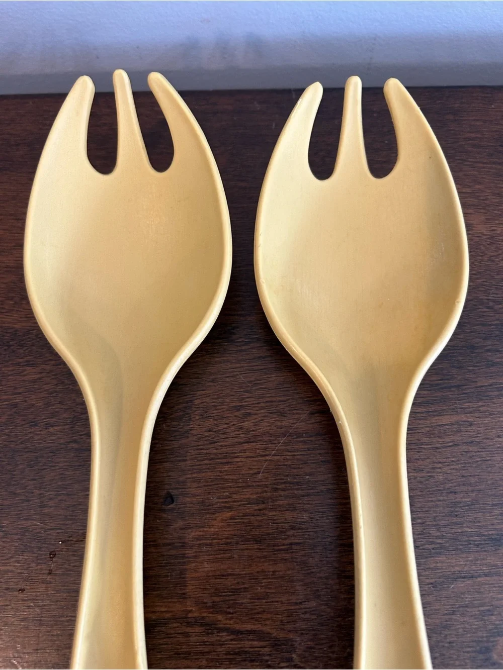 Tupperware Salad Tongs HARVEST GOLD 12.25 Inches. Read Description For Details.